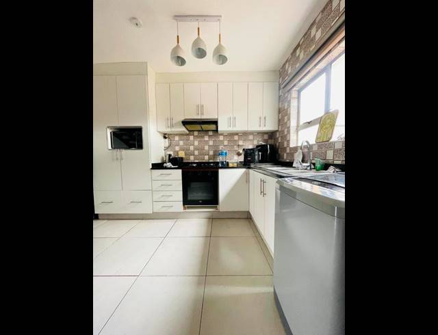 2 BEDROOM DUPLEX FOR SALE IN GREENWOOD PARK